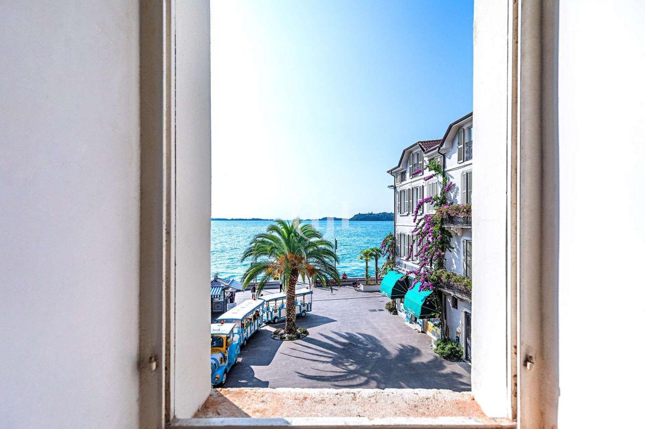 Wohnung in Gardasee, Italien, 179 m2 - Foto 1