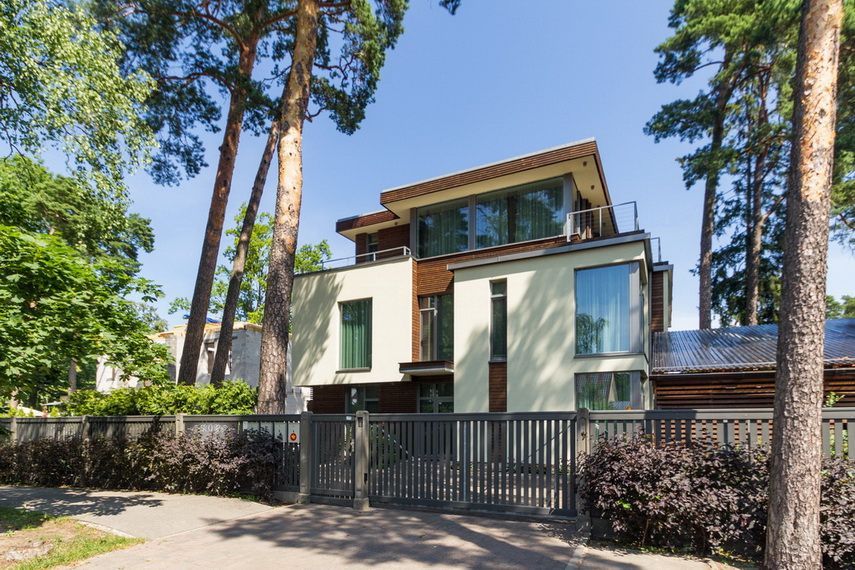 House in Jurmala, Latvia, 253 sq.m - picture 1
