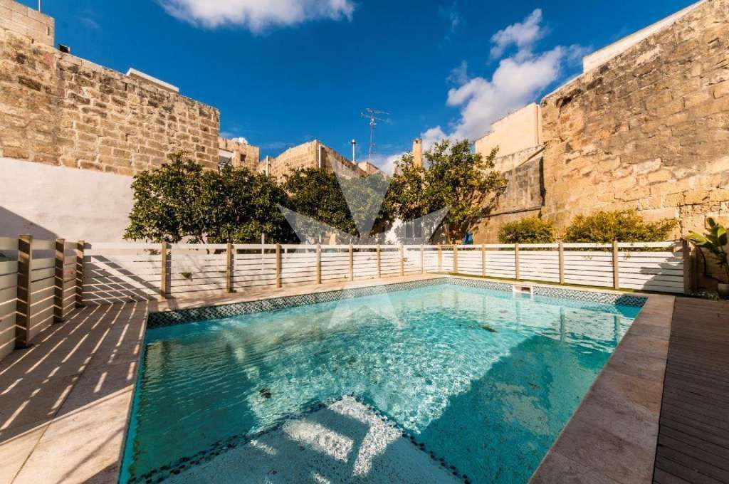 Casa en Qawra, Malta, 300 m2 - imagen 1