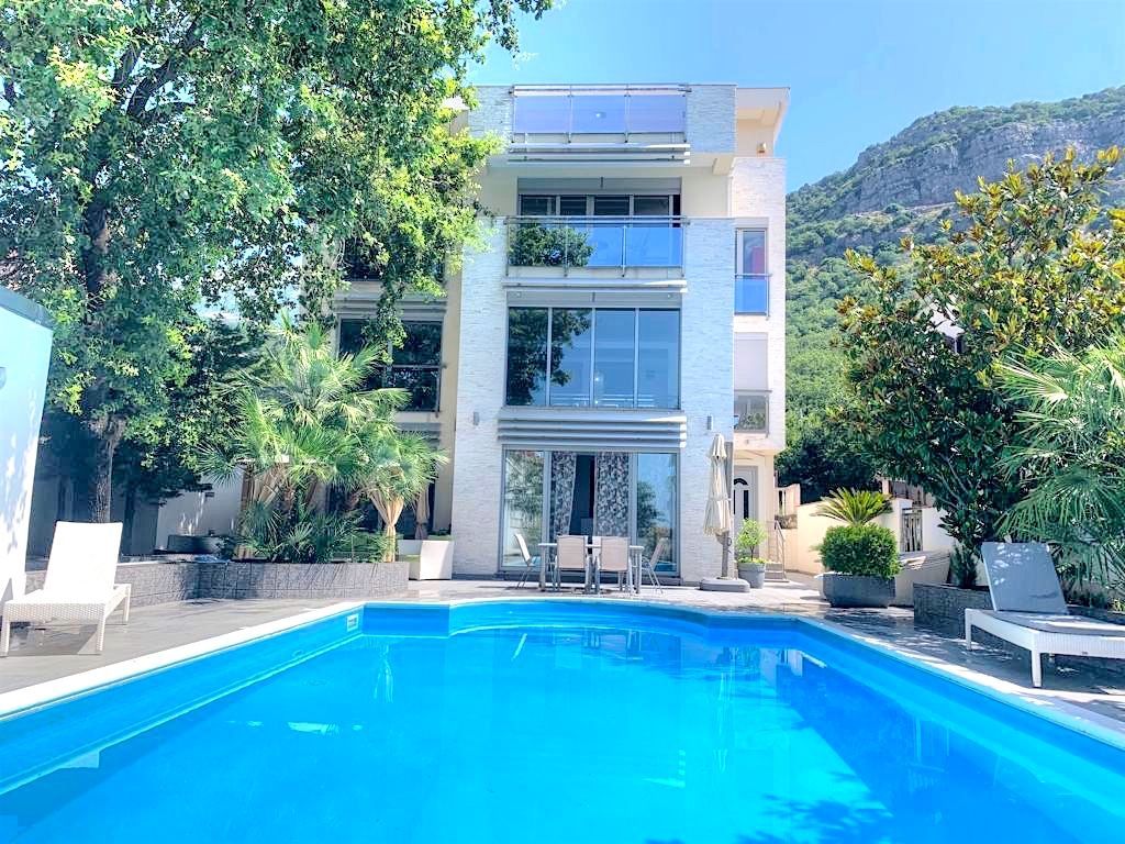 Villa en Budva, Montenegro, 298 m2 - imagen 1