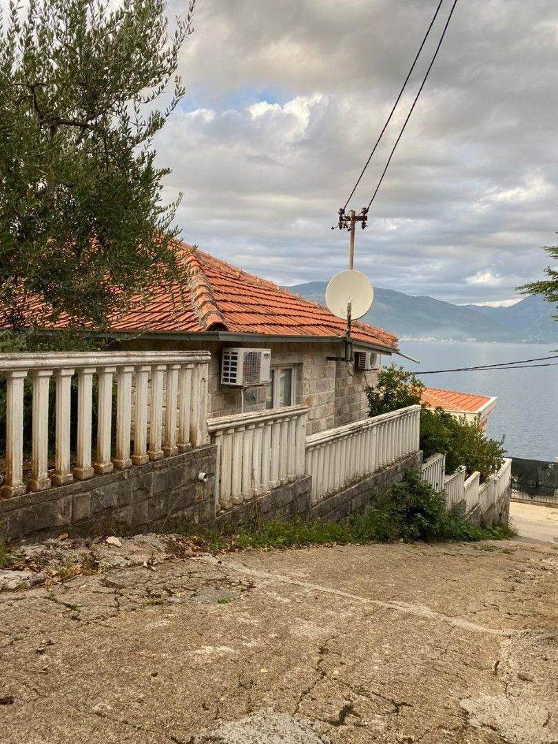 Haus in Krasici, Montenegro, 70 m2 - Foto 1
