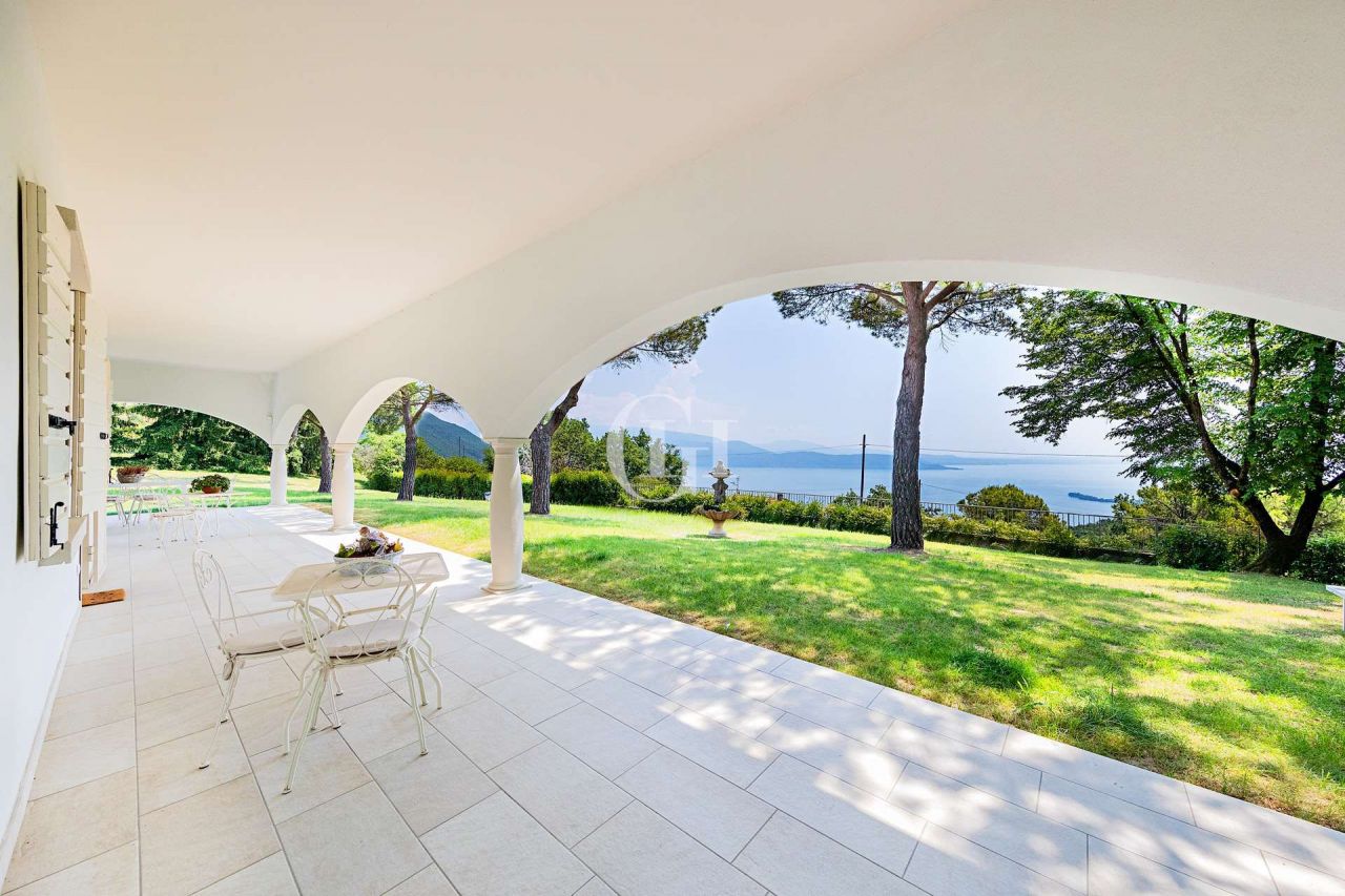 Villa par le Lac de Garde, Italie, 300 m2 - image 1