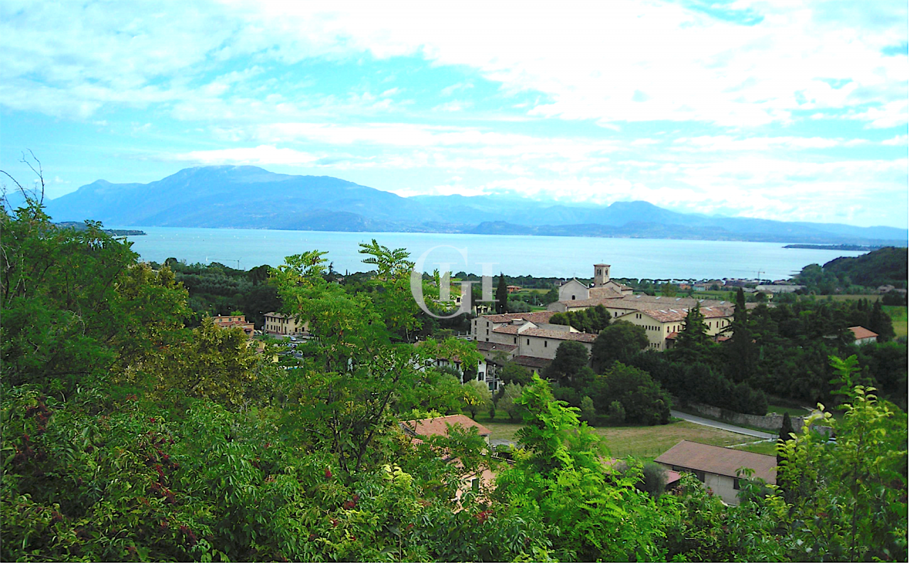 Manor on Lake Garda, Italy, 1 500 sq.m - picture 1
