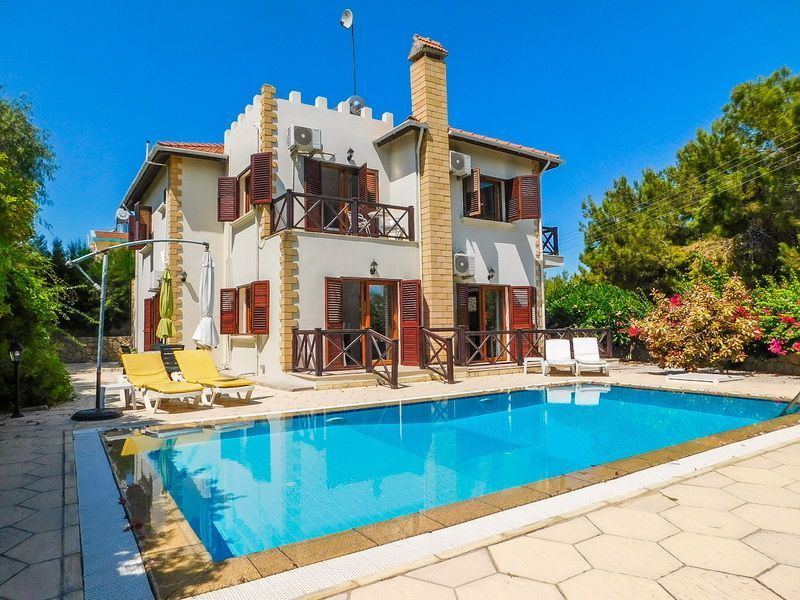Villa en Kyrenia, Chipre, 267 m2 - imagen 1