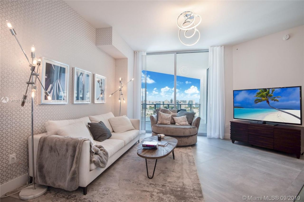 Penthouse à Miami, États-Unis, 150 m² - image 1