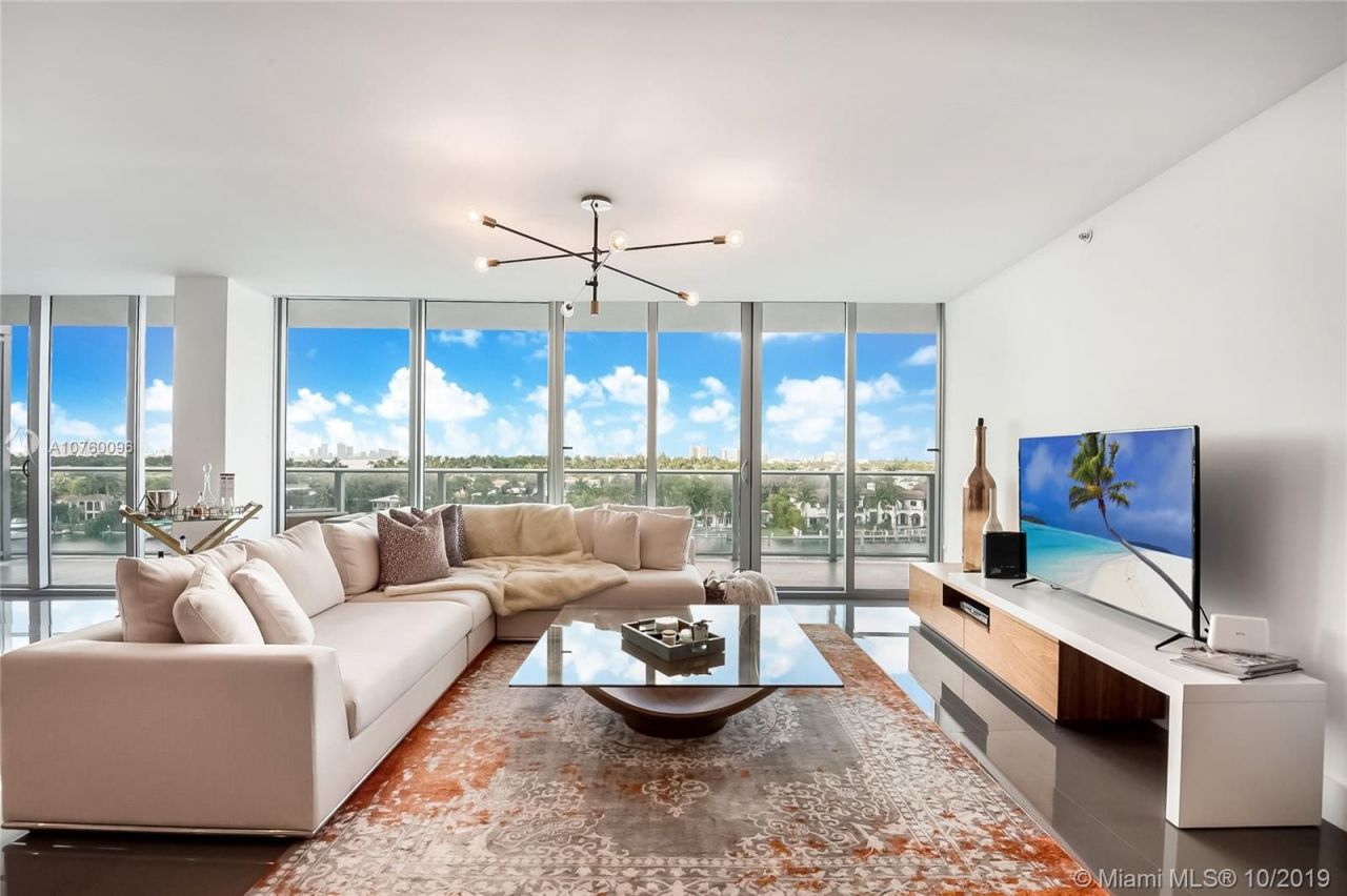 Penthouse à Miami, États-Unis, 210 m2 - image 1