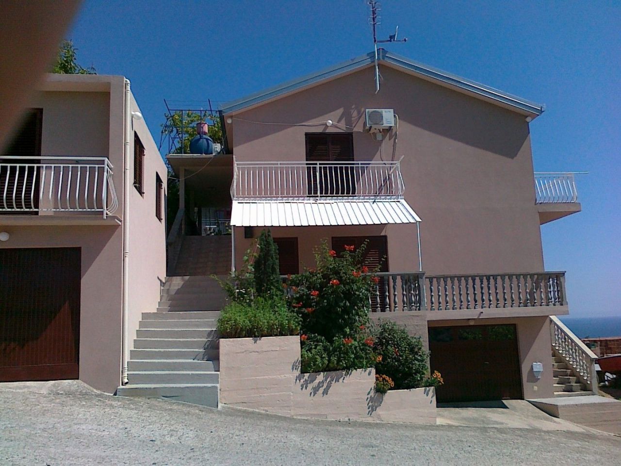 House in Herceg-Novi, Montenegro, 240 sq.m - picture 1