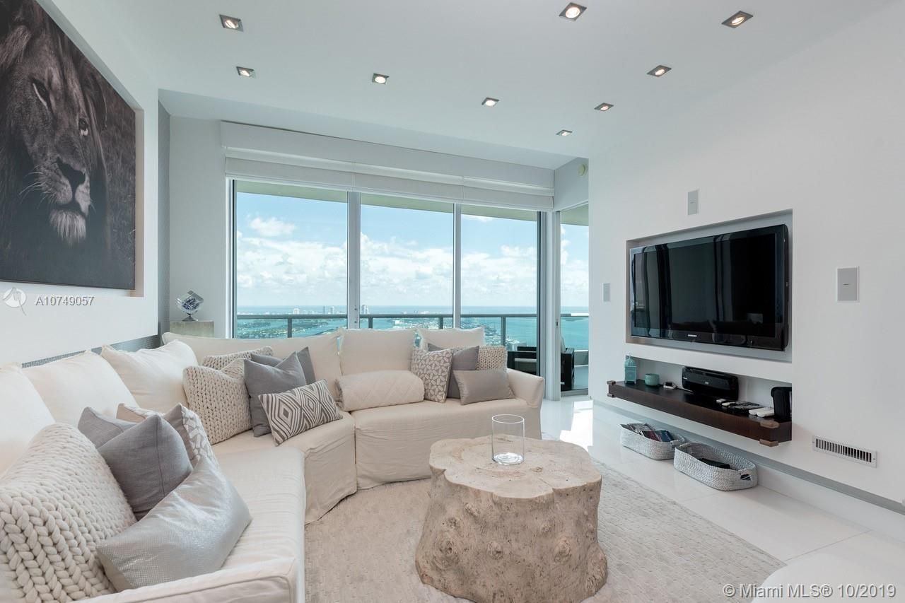 Appartement à Miami, États-Unis, 90 m2 - image 1