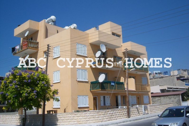 Commercial apartment building in Paphos, Cyprus, 850 sq.m - picture 1