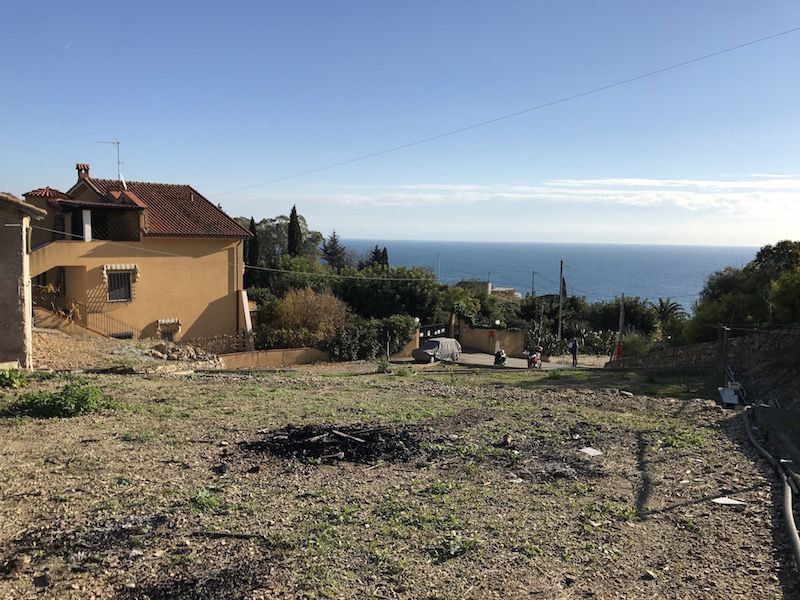 Land in San Remo, Italy, 2 000 sq.m - picture 1