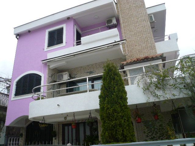 Maison à Igalo, Monténégro, 360 m2 - image 1