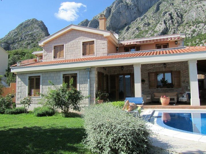 Villa in Kotor, Montenegro, 310 sq.m - picture 1