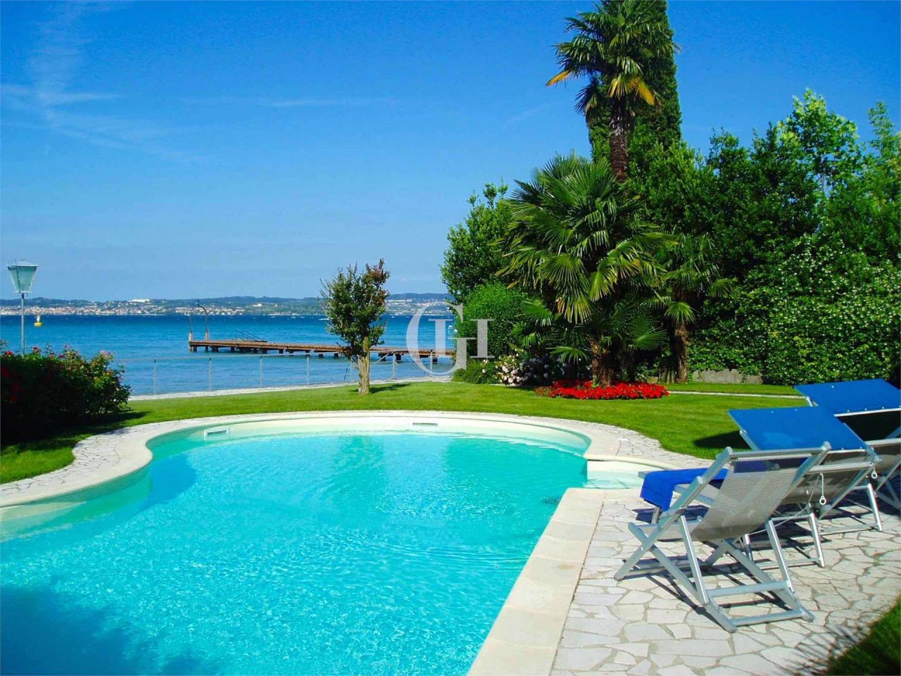 Villa por Lago de Garda, Italia, 450 m2 - imagen 1