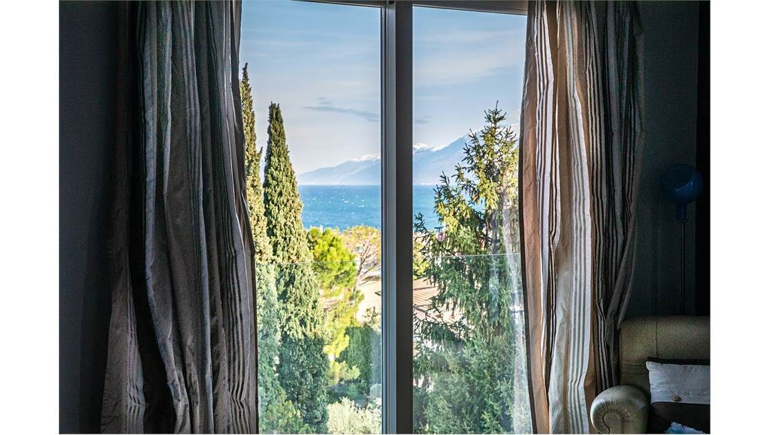 Penthouse on Lake Garda, Italy, 350 sq.m - picture 1