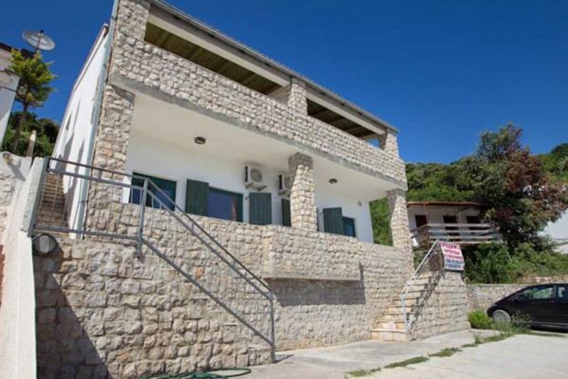 Haus in Utjeha, Montenegro, 325 m2 - Foto 1