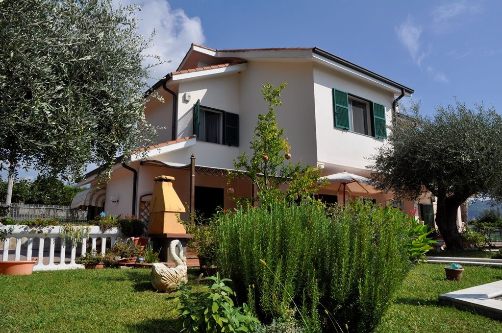 Villa in Arma di Taggia, Italy, 395 sq.m - picture 1