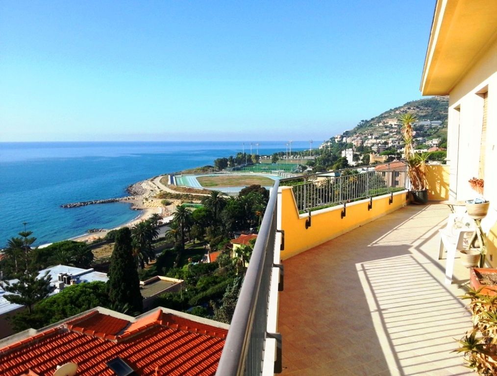 Penthouse in San Remo, Italy, 153 sq.m - picture 1
