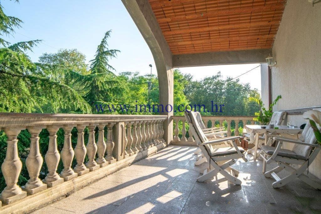 Commercial property in Opatija, Croatia, 580 sq.m - picture 1