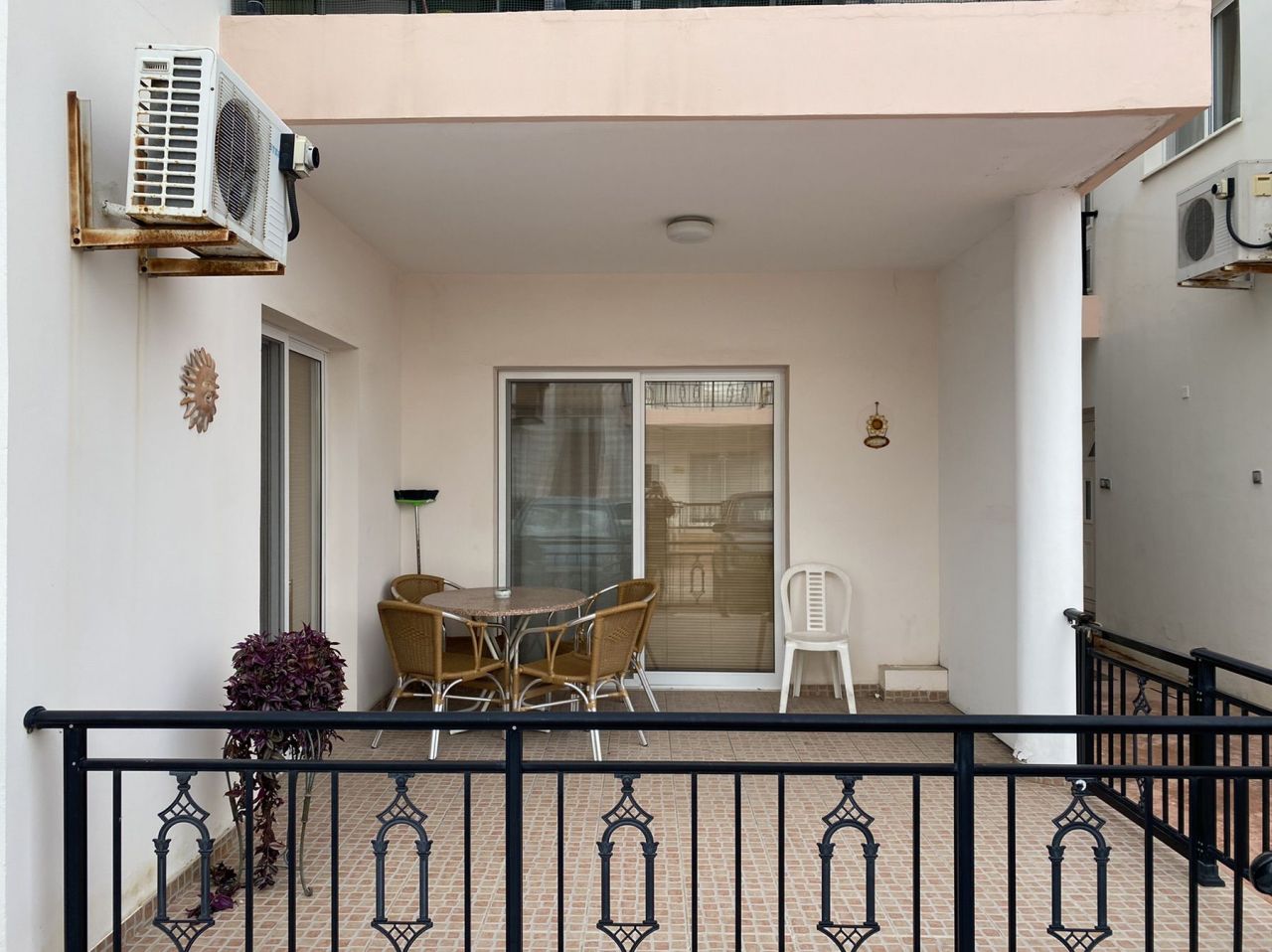 Apartment in Paphos, Cyprus, 60 sq.m - picture 1