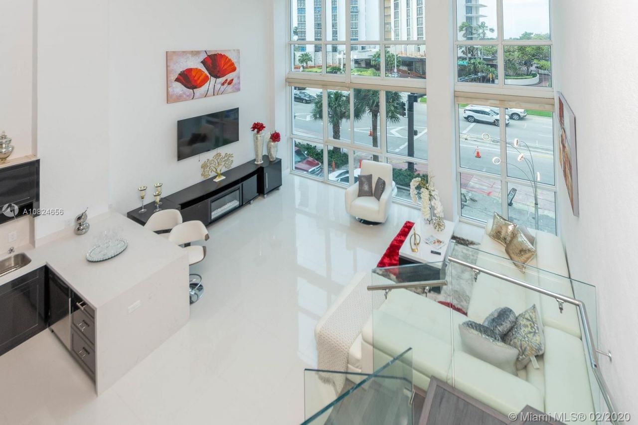 Loft à Miami, États-Unis, 90 m2 - image 1