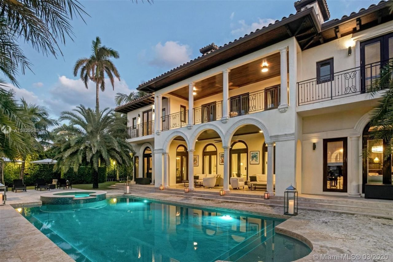 Villa in Miami, USA, 900 m2 - Foto 1