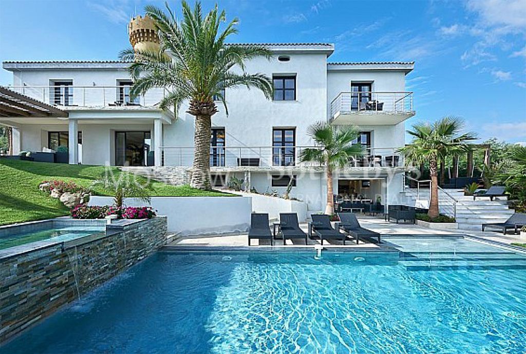 Villa in Cannes, France, 430 sq.m - picture 1