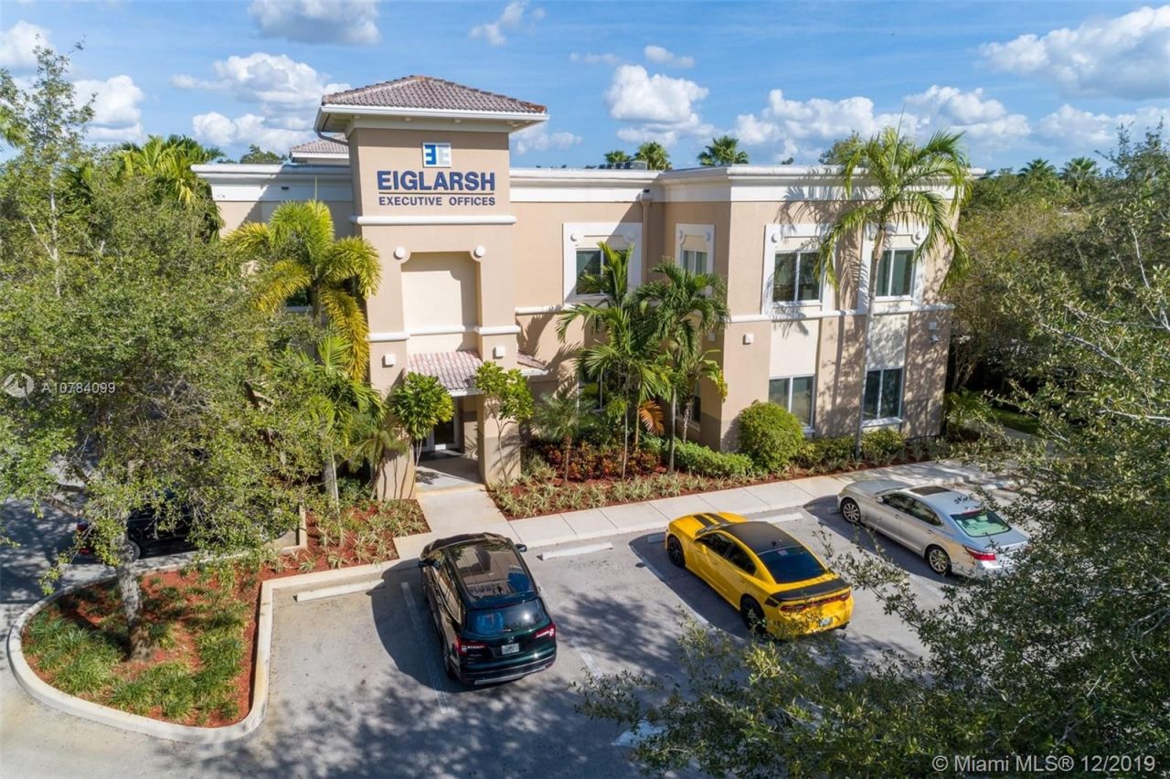 Office in Miami, USA, 1 000 sq.m - picture 1