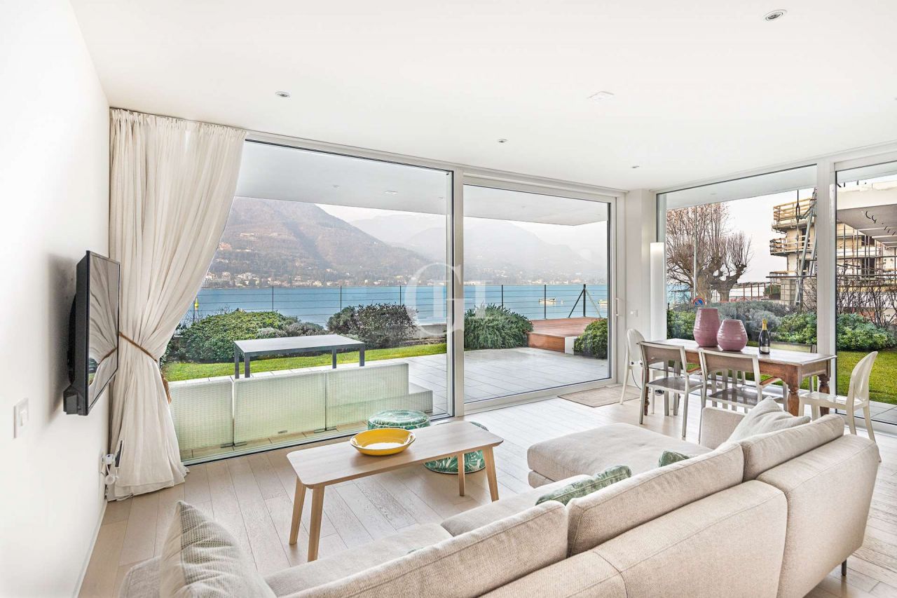 Apartamento por Lago de Garda, Italia, 130 m2 - imagen 1