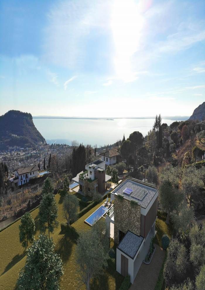 Villa on Lake Garda, Italy, 200 sq.m - picture 1