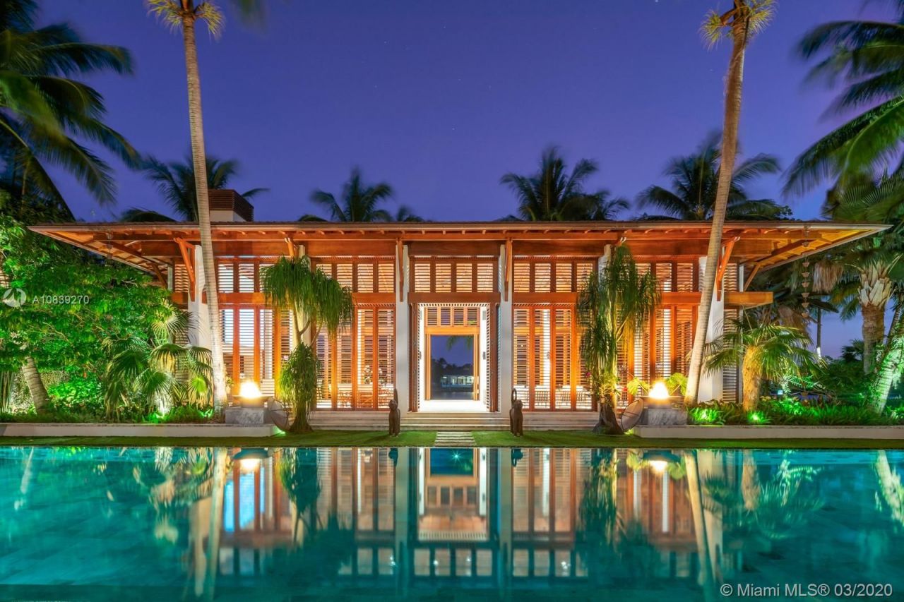 Manor in Miami, USA, 1 600 sq.m - picture 1
