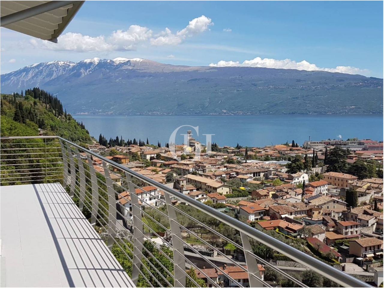 Apartment on Lake Garda, Italy, 100 sq.m - picture 1