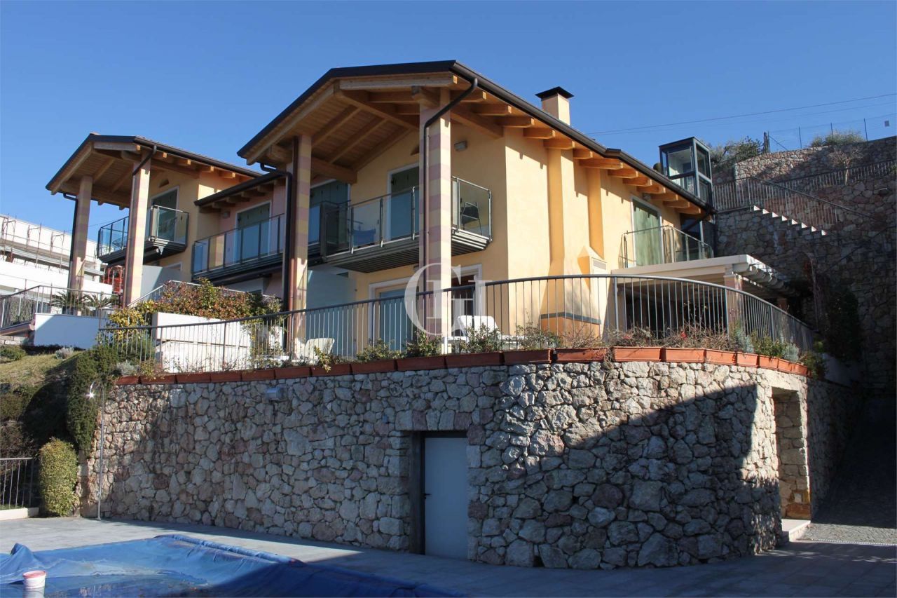 Casa adosada por Lago de Garda, Italia, 135 m2 - imagen 1