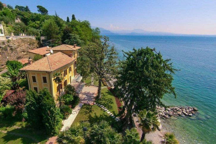 Villa par le Lac de Garde, Italie, 800 m2 - image 1