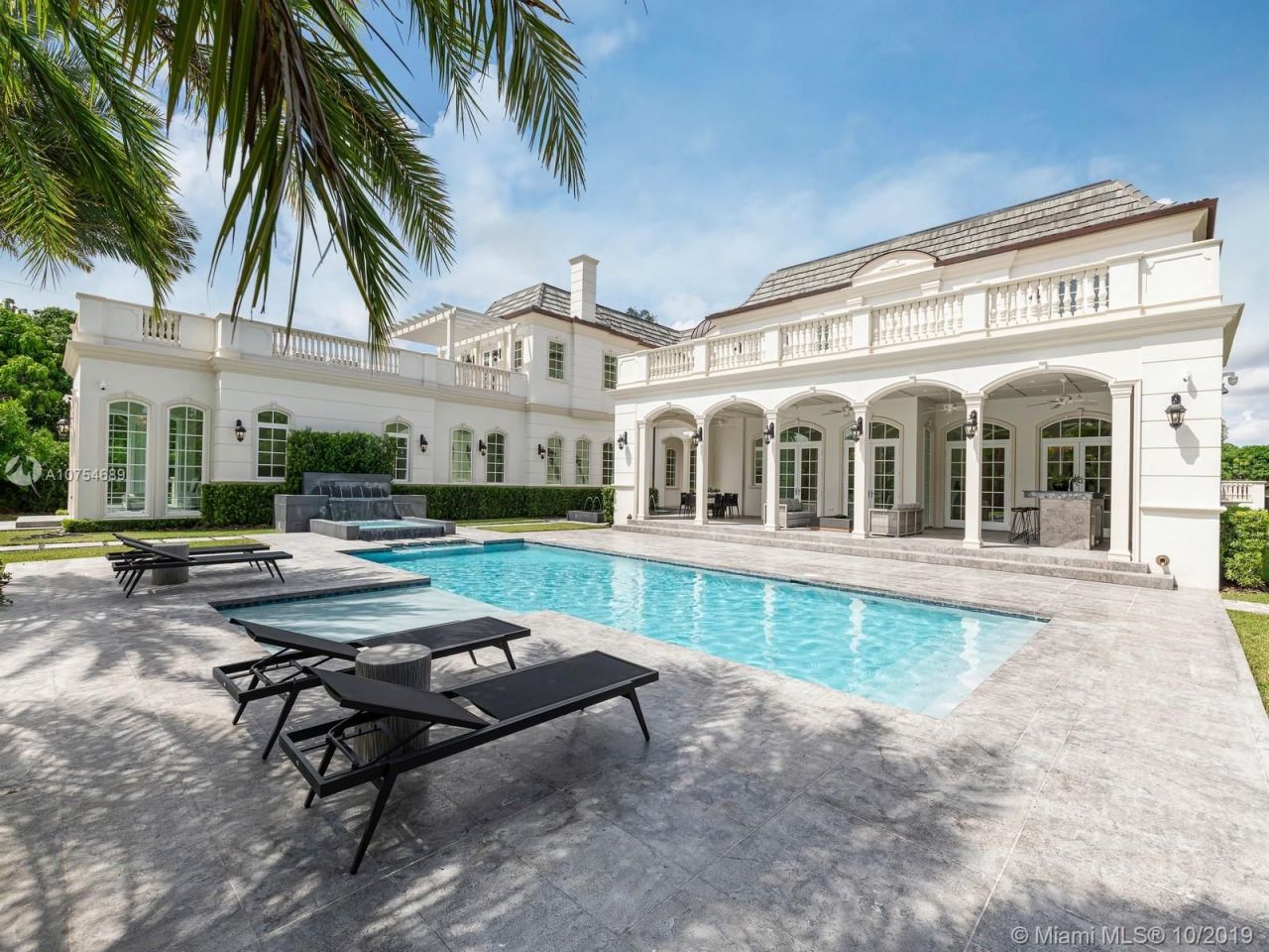 Manor in Miami, USA, 1 000 sq.m - picture 1