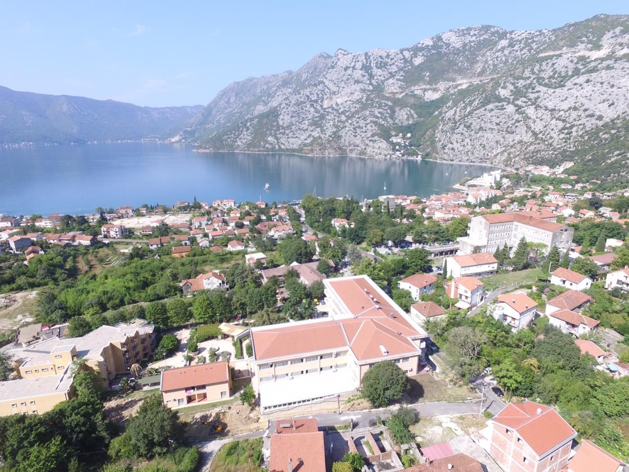 Grundstück in Risan, Montenegro, 6 584 m2 - Foto 1