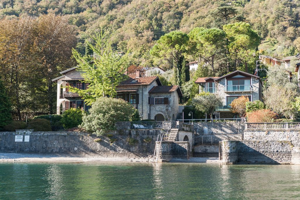 Villa por Lago de Como, Italia, 650 m2 - imagen 1