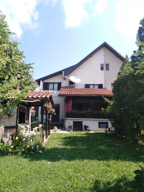 House in Arandelovac, Serbia, 200 sq.m - picture 1