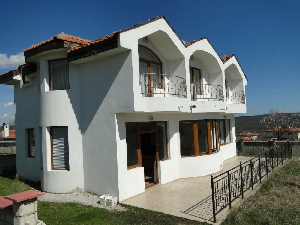 Casa en Bliznatsi, Bulgaria, 168 m2 - imagen 1