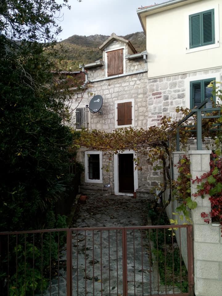 Haus in Kotor, Montenegro, 58 m2 - Foto 1