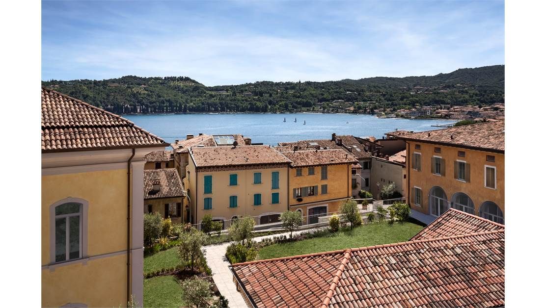 Casa adosada por Lago de Garda, Italia, 180 m2 - imagen 1