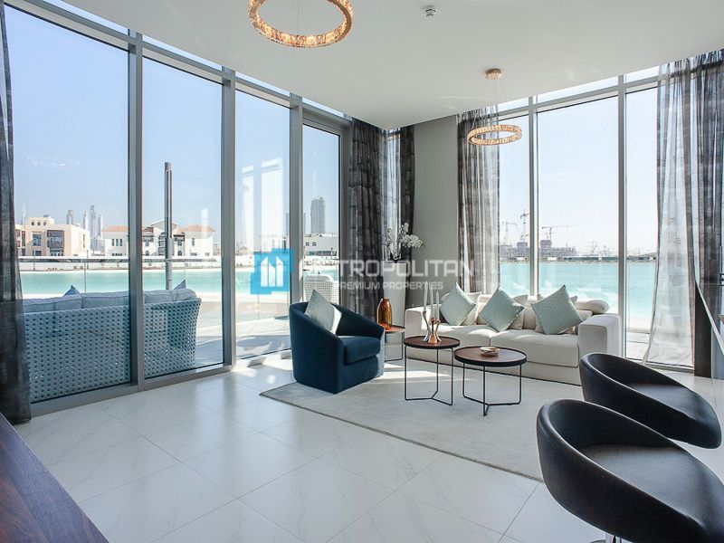 Apartment in Dubai, UAE, 738 sq.m - picture 1