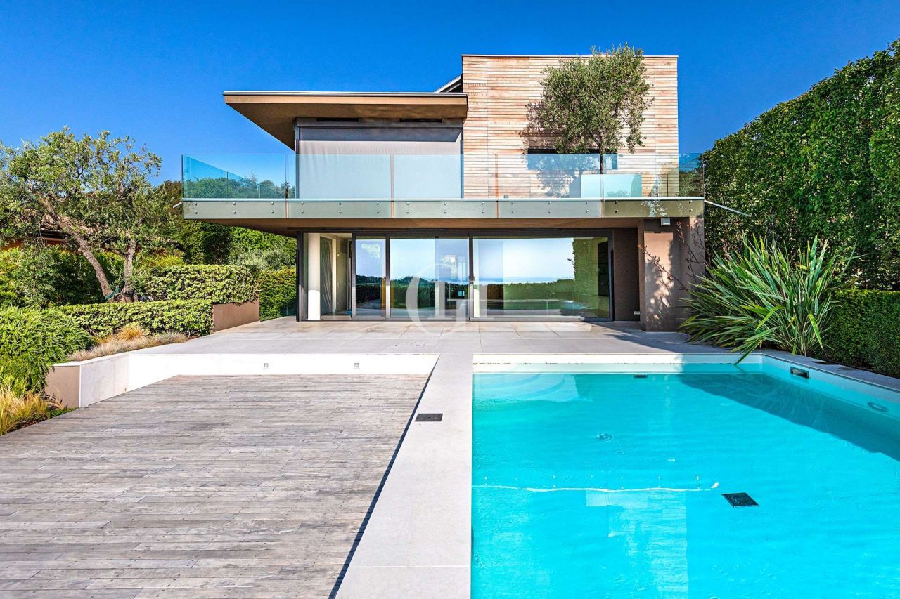 Casa por Lago de Garda, Italia, 410 m2 - imagen 1