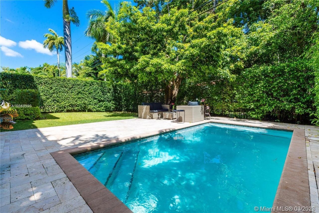 Villa à Miami, États-Unis, 200 m2 - image 1