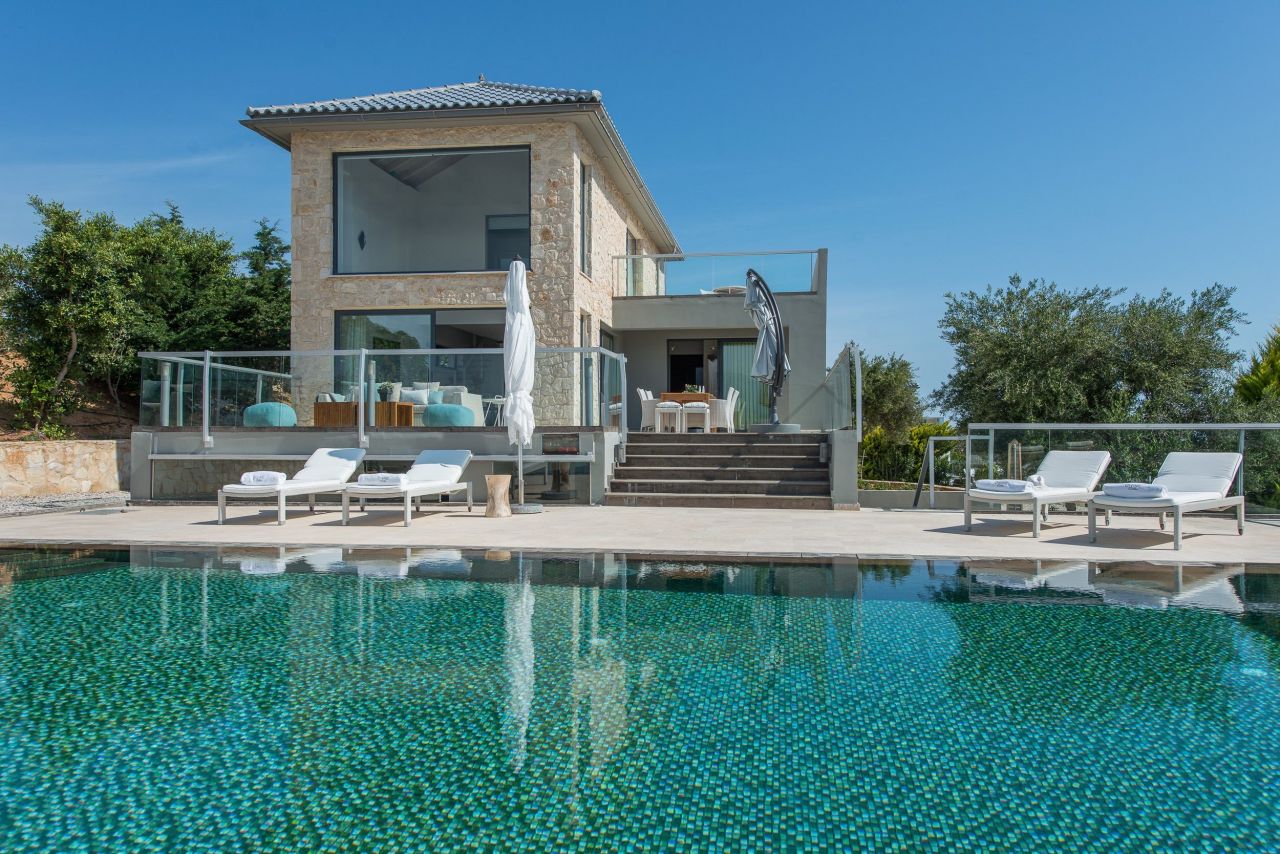 Villa in Chania Prefecture, Greece, 800 sq.m - picture 1