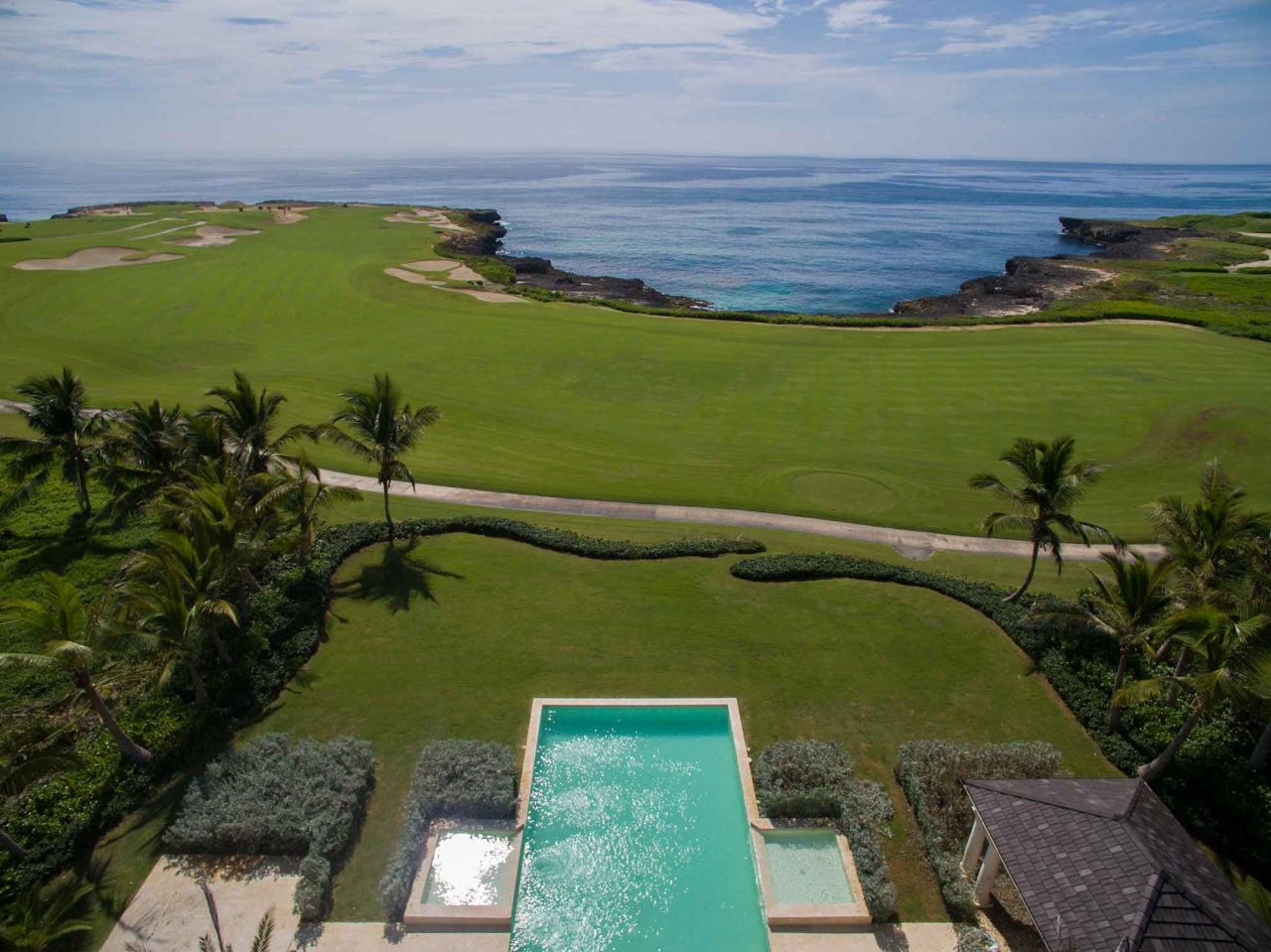 Villa in Punta Cana, Dominican Republic, 1 380 sq.m - picture 1