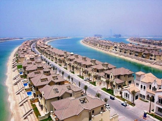 Villa in Dubai, UAE, 465 sq.m - picture 1