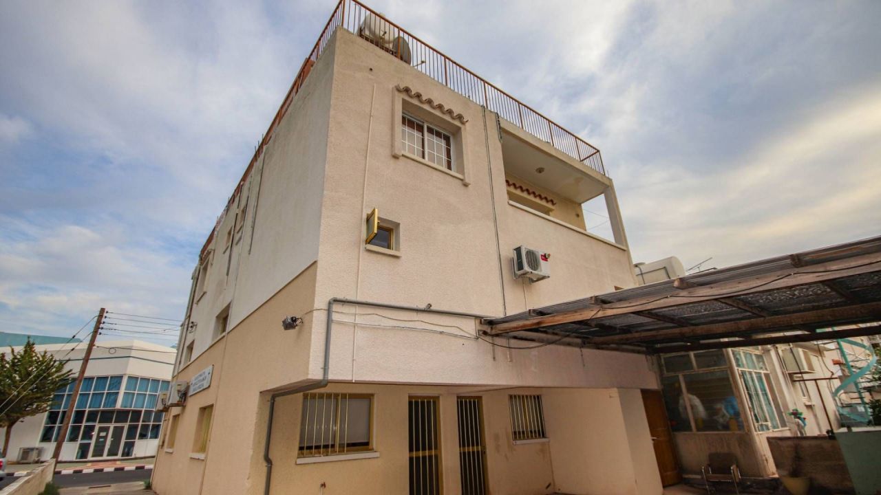 Commercial property in Larnaca, Cyprus, 214 sq.m - picture 1