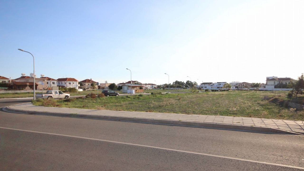 Land in Larnaca, Cyprus, 352 sq.m - picture 1