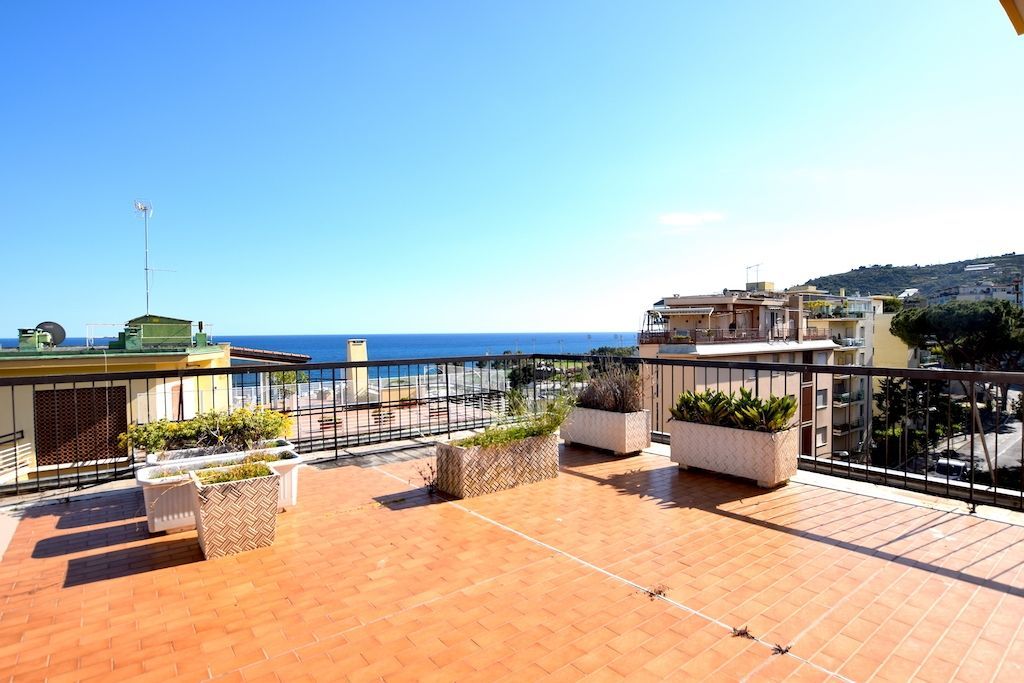 Penthouse in San Remo, Italy, 90 sq.m - picture 1
