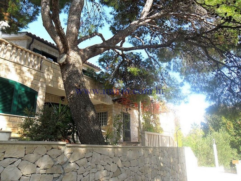 House on Brac, Croatia, 336 sq.m - picture 1